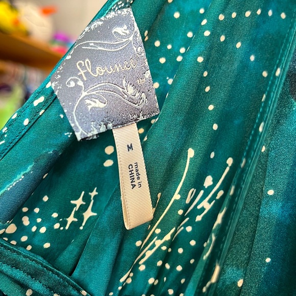 Pretty Flounce top - Picture 3 of 3